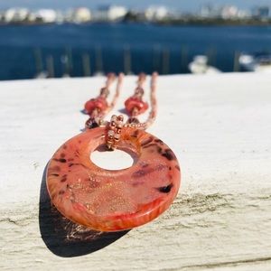 NWOT Rose red circle pendant necklace,flower beads